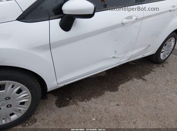 3FADP4TJ1JM100847 2018 FORD FIESTA Белый Вид спереди