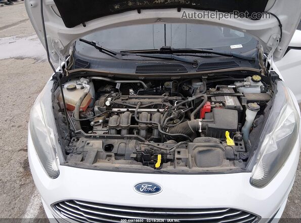 3FADP4TJ1JM100847 2018 FORD FIESTA Белый Вид сзади