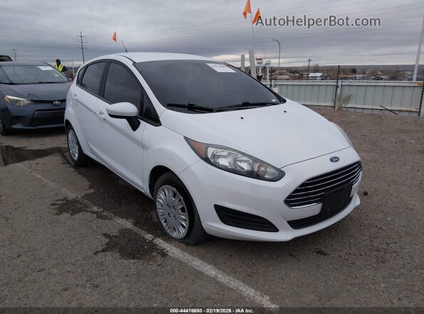 3FADP4TJ1JM100847 2018 FORD FIESTA Белый Передняя правая четверть