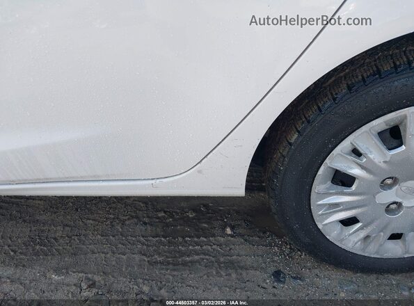 3FADP4TJ4JM126729 2018 FORD FIESTA White Դիմացի տեսք