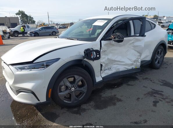 3FMTK1RM1MMA44025 2021 FORD MUSTANG MACH-E Белый Передняя левая четверть