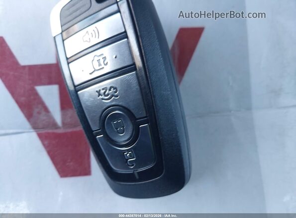 3FMTK1S59SMA42443 2025 FORD MUSTANG MACH-E Черный Вид панели приборов