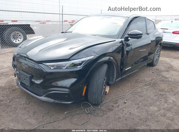 3FMTK3R49RMA15391 2024 FORD MUSTANG MACH-E PREMI Черный Передняя левая четверть