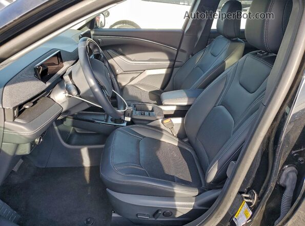 3FMTK3R76SMA12951 2025 FORD MUSTANG MACH-E PREMI Black Widok wnętrza z przodu