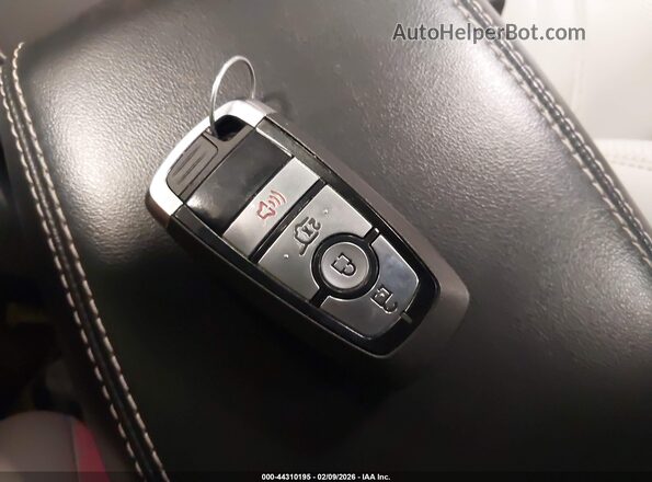 3FMTK3R79MMA04295 2021 FORD MUSTANG MACH-E PREMI Белый Вид панели приборов