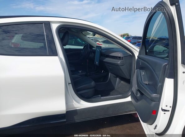 3FMTK3RM2PMA31302 2023 FORD MUSTANG MACH-E PREMI White წინა სალონის ხედი
