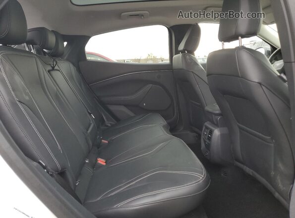 3FMTK3SU2MMA56061 2021 FORD MUSTANG MACH-E PREMI Белый Вид задней части салона