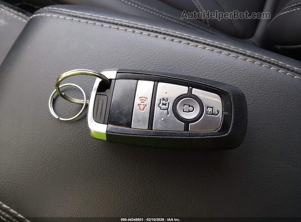 3FMTK3SU4NMA43636 2022 FORD MUSTANG MACH-E PREMI Красный Вид панели приборов