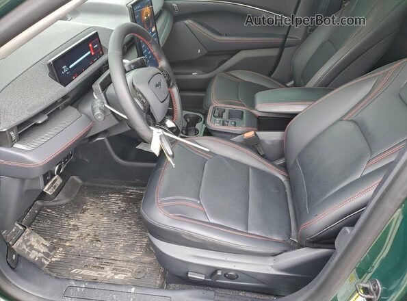 3FMTK3SU7SMA14420 2025 FORD MUSTANG MACH-E PREMI Зеленый Вид салона спереди