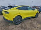 2025 Ford Mustang Mach-e Premium Желтый vin: 3FMTK3SUXSMA11575