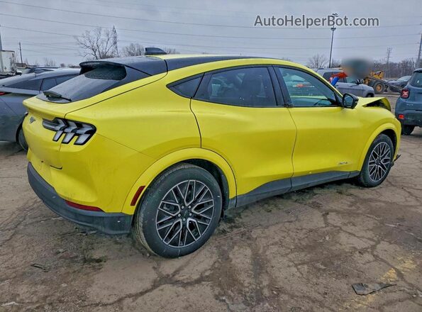 3FMTK3SUXSMA11575 2025 FORD MUSTANG MACH-E PREMI Желтый Задняя правая четверть