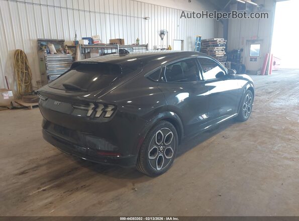 3FMTK4SE2NMA43312 2022 FORD MUSTANG MACH-E Черный Задняя правая четверть