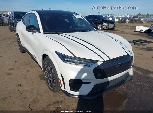 3FMTK4SEXPMA17317 2023 FORD MUSTANG MACH-E Белый Передняя правая четверть