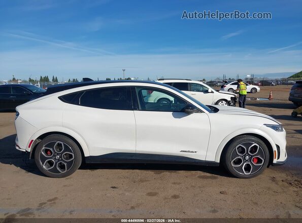 3FMTK4SEXPMA17317 2023 FORD MUSTANG MACH-E Белый Вид задней части салона