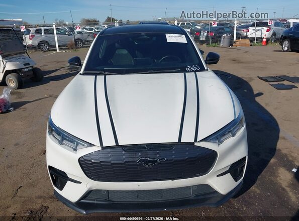 3FMTK4SEXPMA17317 2023 FORD MUSTANG MACH-E Белый Вид щитка приборов