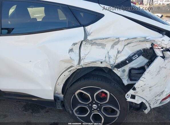 3FMTK4SEXPMA17317 2023 FORD MUSTANG MACH-E Белый Вид спереди