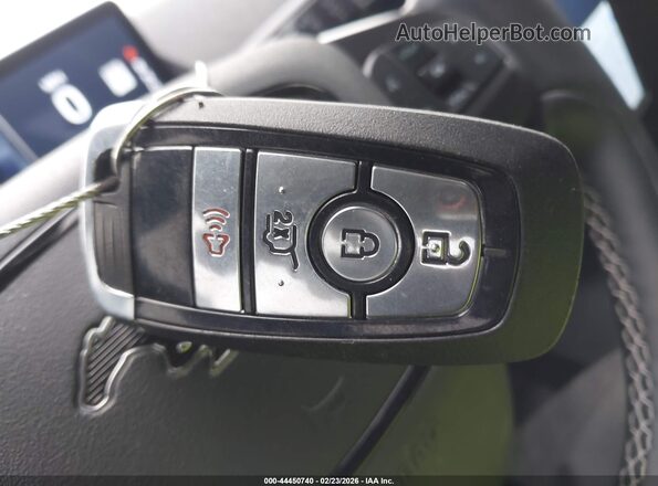 3FMTK4SX9RMA39684 2024 FORD MUSTANG MACH-E Белый Вид панели приборов