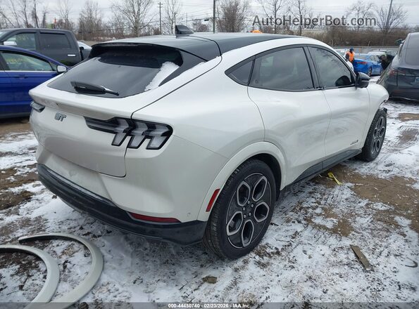 3FMTK4SX9RMA39684 2024 FORD MUSTANG MACH-E Белый Задняя правая четверть