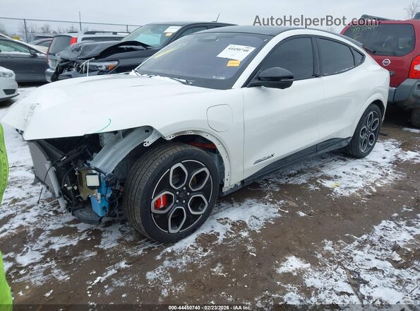 3FMTK4SX9RMA39684 2024 FORD MUSTANG MACH-E Белый Передняя левая четверть