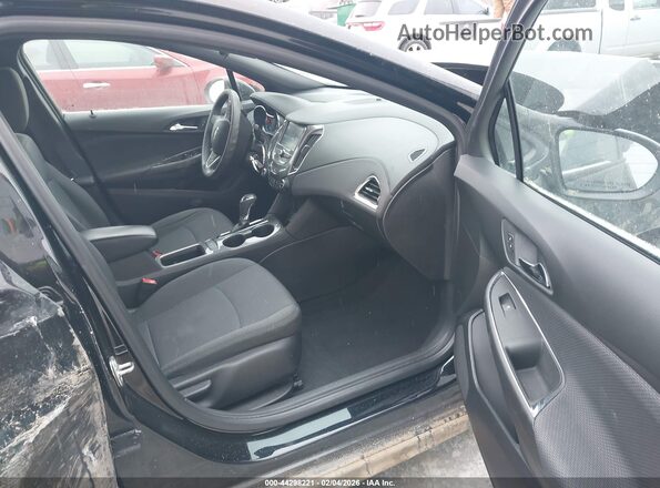3G1BE6SM0JS653038 2018 CHEVROLET CRUZE Черный Вид салона спереди