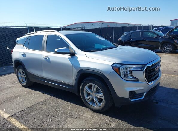 3GKALMEV5NL165337 2022 GMC TERRAIN Серебряный Передняя правая четверть