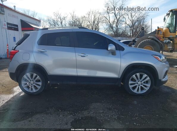 3GNCJRSB5LL312018 2020 CHEVROLET TRAX Серебряный Панорамный вид салона 360°