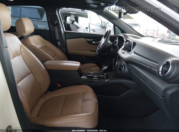 3GNKBFRS3KS700107 2019 CHEVROLET BLAZER White Вид салону спереду