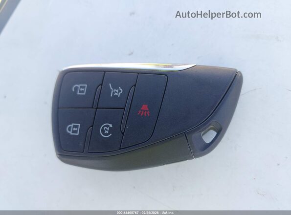 3GNKDBRJ4RS231002 2024 CHEVROLET OTHER Серый Вид панели приборов