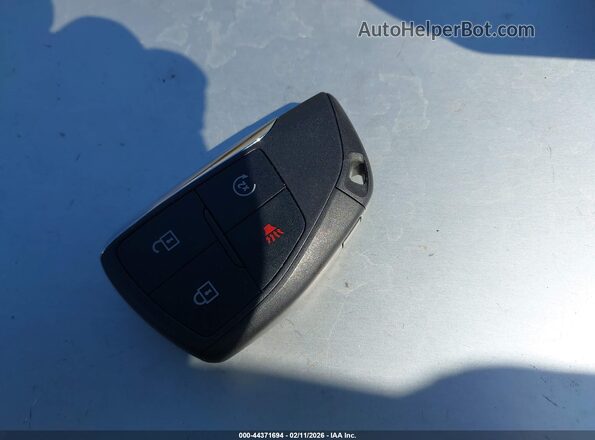 3GNKDBRM4SS254277 2025 CHEVROLET OTHER White Առջևի վահանակի տեսք
