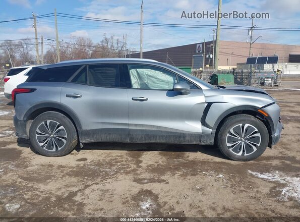 3GNKDBRM5SS257401 2025 CHEVROLET OTHER Silver Սալոնի հետևի տեսք