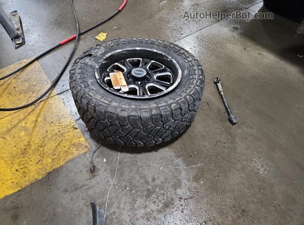 3GTU2NEC8HG209084 2017 GMC SIERRA Черный Вид подкапотного пространства