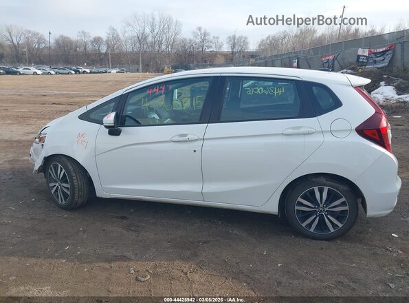 3HGGK5G89JM711973 2018 HONDA FIT Белый 