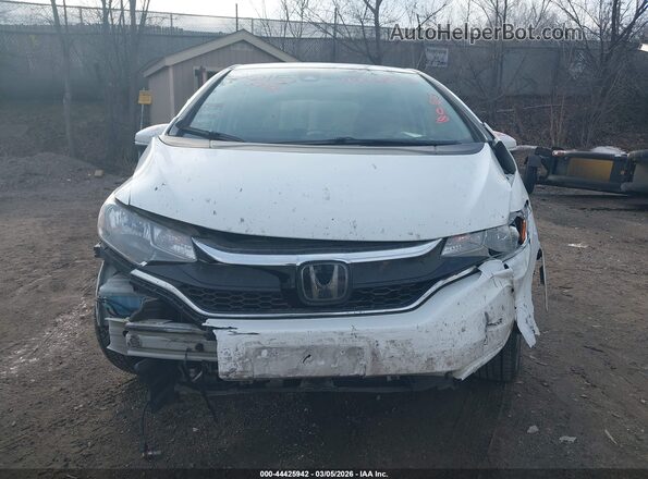 3HGGK5G89JM711973 2018 HONDA FIT Белый Вид задней части салона