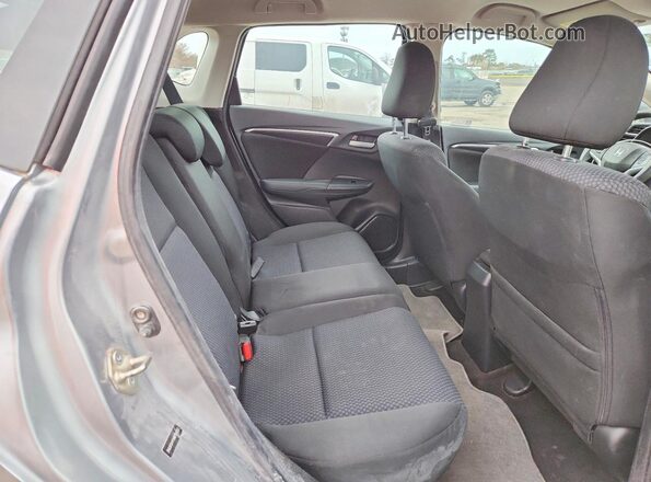 3HGGK5H41KM750053 2019 HONDA FIT Silver უკანა სალონის ხედი