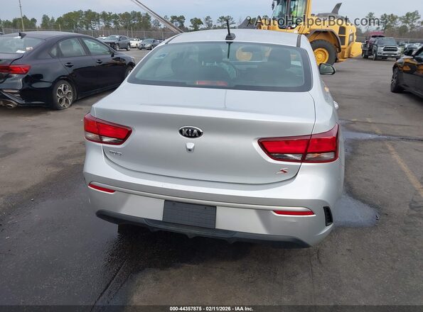 3KPA24AD2ME404986 2021 KIA RIO Серебряный 