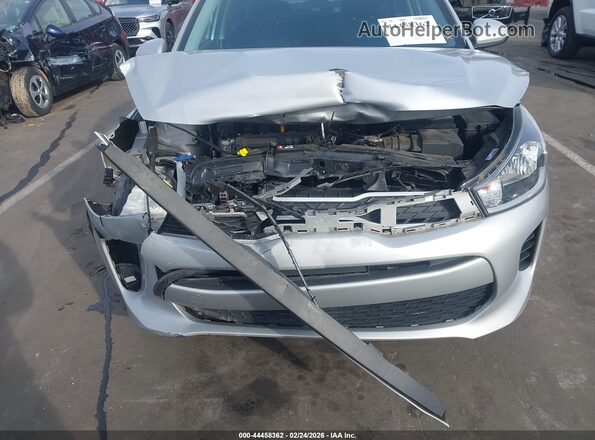 3KPA24AD4LE359516 2020 KIA RIO Silver Widok z przodu
