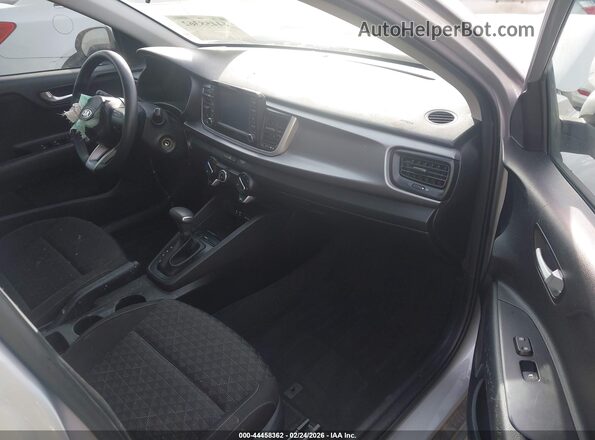 3KPA24AD4LE359516 2020 KIA RIO Silver Widok wnętrza z przodu