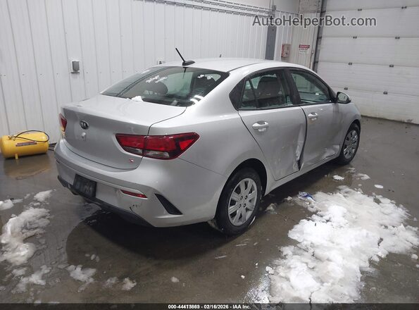 3KPA24AD4ME386457 2021 KIA RIO Silver Trasero derecho