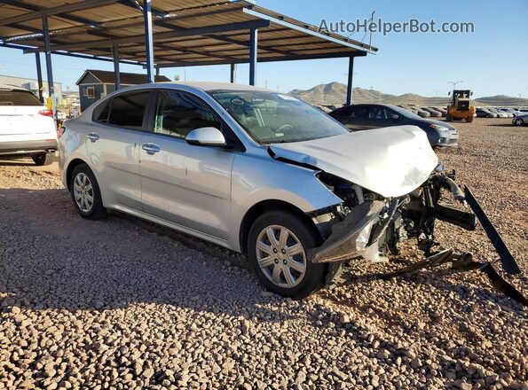 3KPA24AD5NE504520 2022 KIA RIO Серебряный Передняя правая четверть