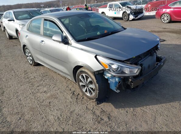 3KPA24AD8ME416124 2021 KIA RIO Gray Przód prawy