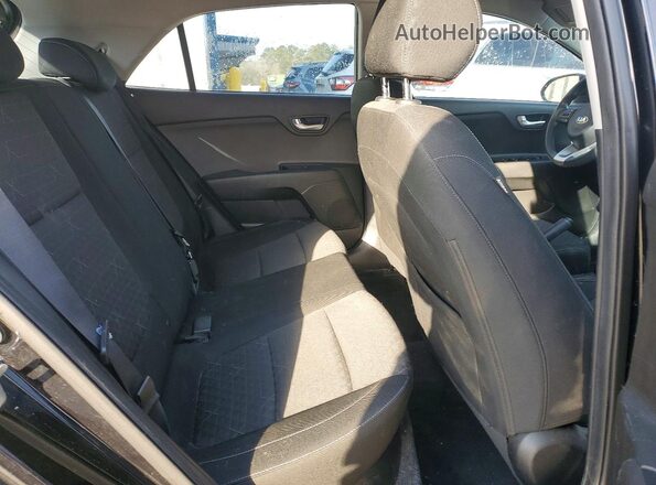 3KPA25AB7JE087576 2018 KIA RIO Black Widok tylnych siedzeń