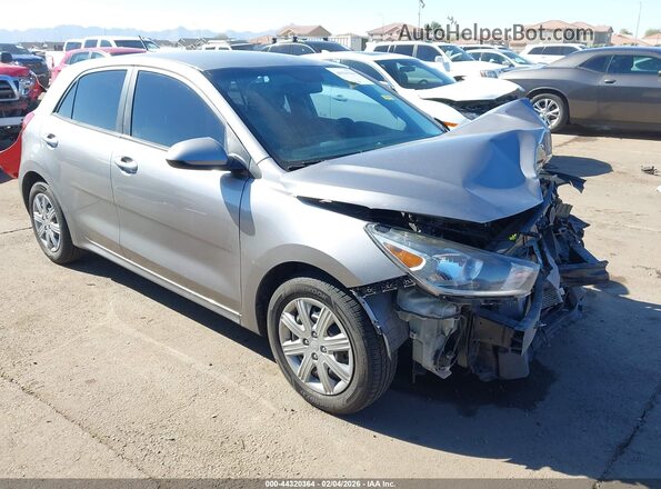 3KPA25AD3ME367677 2021 KIA RIO 5-DOOR Silver Передня права чверть