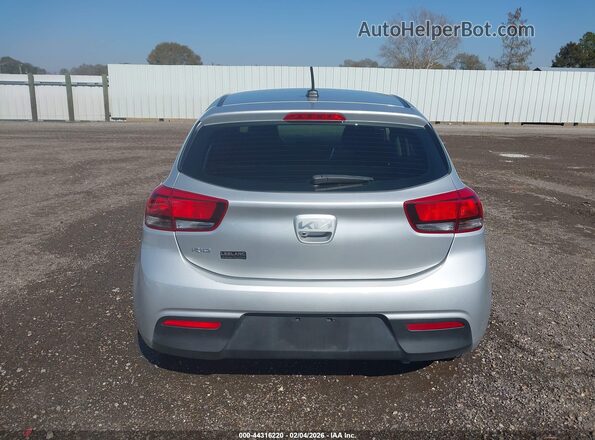 3KPA25AD9NE438785 2022 KIA RIO 5-DOOR Серебряный 
