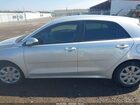 2022 Kia Rio 5-door S Серебряный vin: 3KPA25AD9NE438785