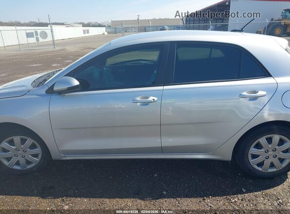 3KPA25AD9NE438785 2022 KIA RIO 5-DOOR Серебряный Панорамный вид салона 360°