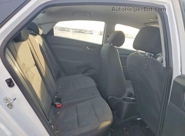 3KPC24A31KE045160 2019 HYUNDAI ACCENT White Widok tylnych siedzeń