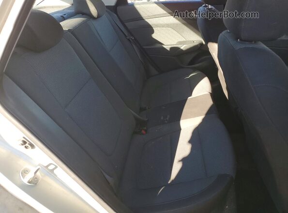 3KPC24A34JE033552 2018 HYUNDAI ACCENT Silver Հետևի նստատեղերի տեսք