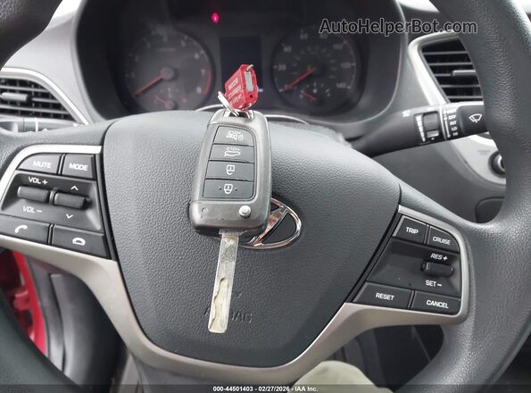 3KPC24A38KE087437 2019 HYUNDAI ACCENT Красный Вид панели приборов