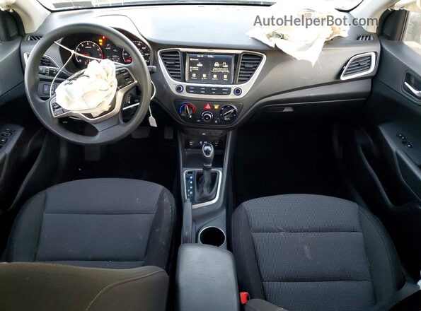 3KPC24A66NE190256 2022 HYUNDAI ACCENT Серебряный Вид панели приборов