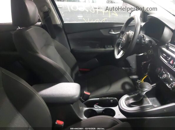 3KPF24AD0LE202801 2020 KIA FORTE Синий Вид салона спереди